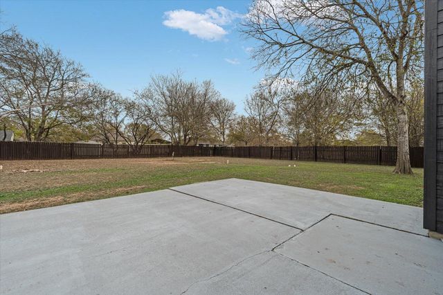 134 Laumaia LN, Bastrop, TX 78602