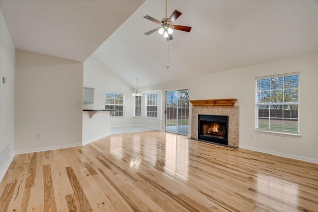 134 Laumaia LN, Bastrop, TX 78602