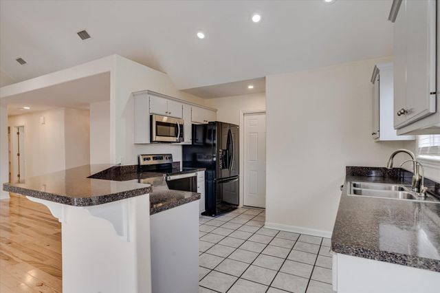 134 Laumaia LN, Bastrop, TX 78602