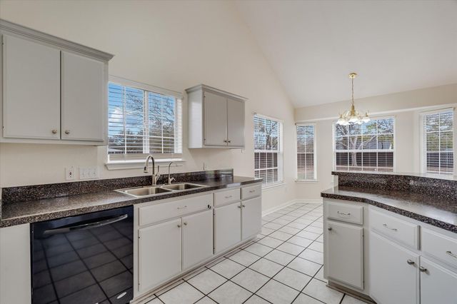 134 Laumaia LN, Bastrop, TX 78602