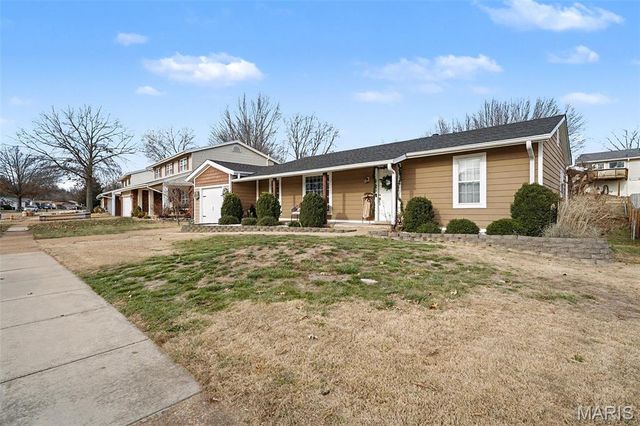 1321 Green Mist Drive, Fenton, MO 63026