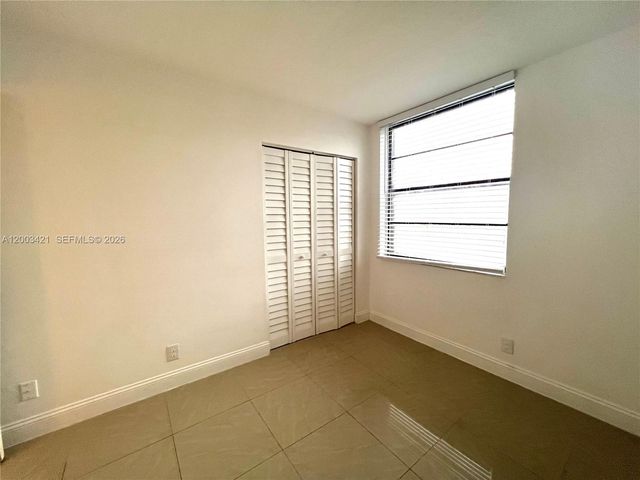 210 Lake Pointe Dr 112, Oakland Park, FL 33309