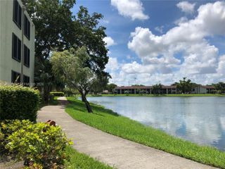 210 Lake Pointe Dr 112, Oakland Park, FL 33309