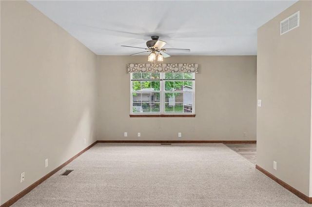 3011 Tomahawk Drive, Lawrence, KS 66049