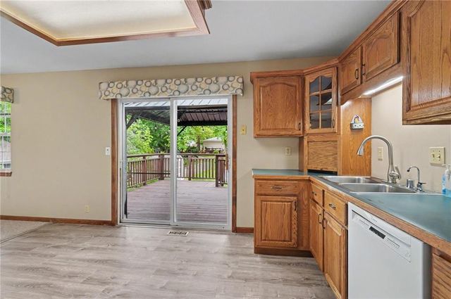 3011 Tomahawk Drive, Lawrence, KS 66049