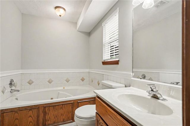 3011 Tomahawk Drive, Lawrence, KS 66049