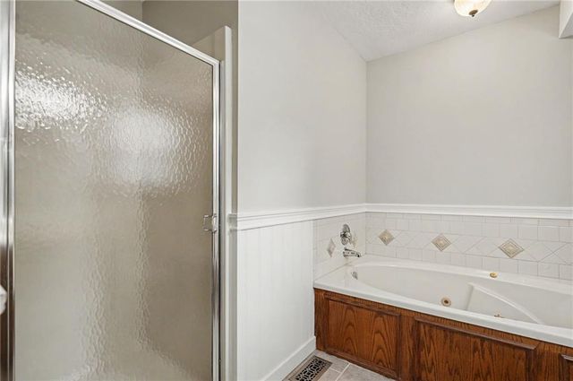 3011 Tomahawk Drive, Lawrence, KS 66049
