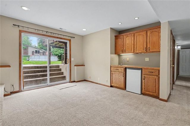 3011 Tomahawk Drive, Lawrence, KS 66049