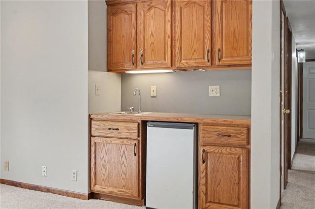 3011 Tomahawk Drive, Lawrence, KS 66049