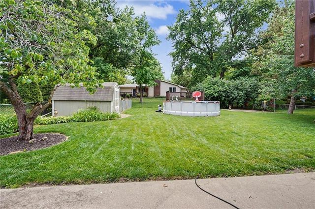3011 Tomahawk Drive, Lawrence, KS 66049