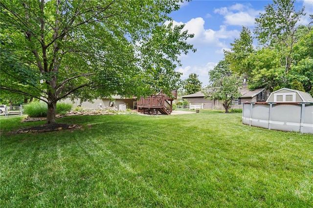 3011 Tomahawk Drive, Lawrence, KS 66049