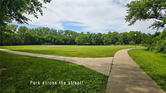 3011 Tomahawk Drive, Lawrence, KS 66049