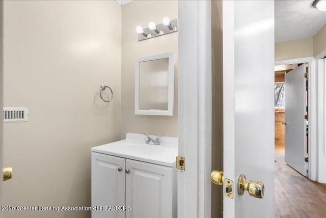 3117 Lawdor Road, Lansing, MI 48911