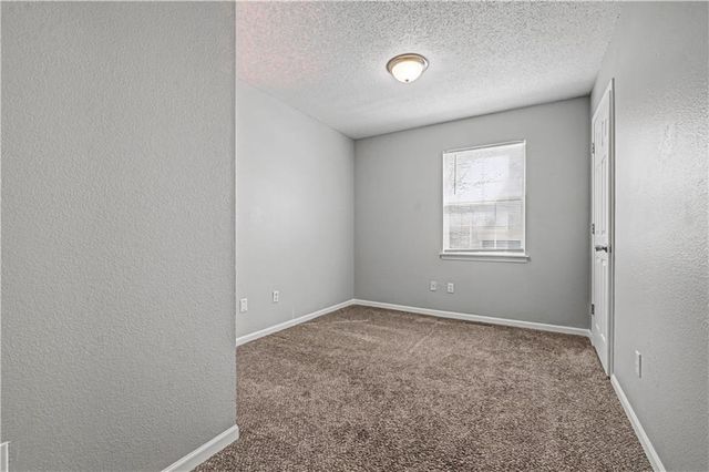 1330 NW Jefferson Court, Blue Springs, MO 64015