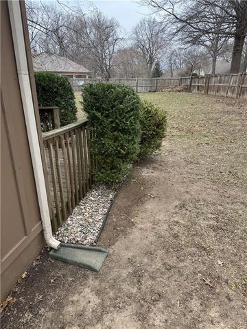 1330 NW Jefferson Court, Blue Springs, MO 64015