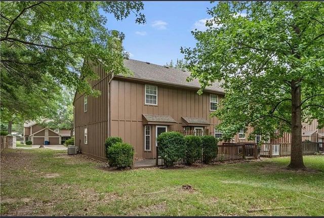 1330 NW Jefferson Court, Blue Springs, MO 64015