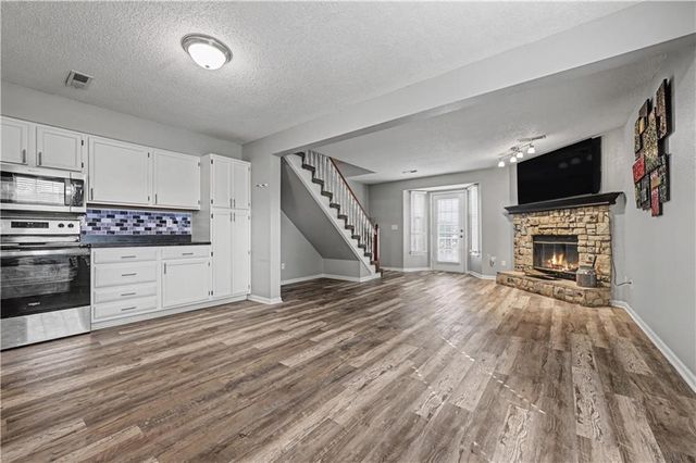 1330 NW Jefferson Court, Blue Springs, MO 64015