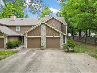 1330 NW Jefferson Court, Blue Springs, MO 64015