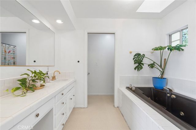 6834 Haywood Street, Tujunga, CA 91042
