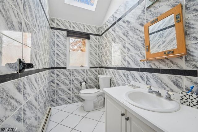 33 Continental Rd, Parsippany-troy Hills Twp., NJ 07950