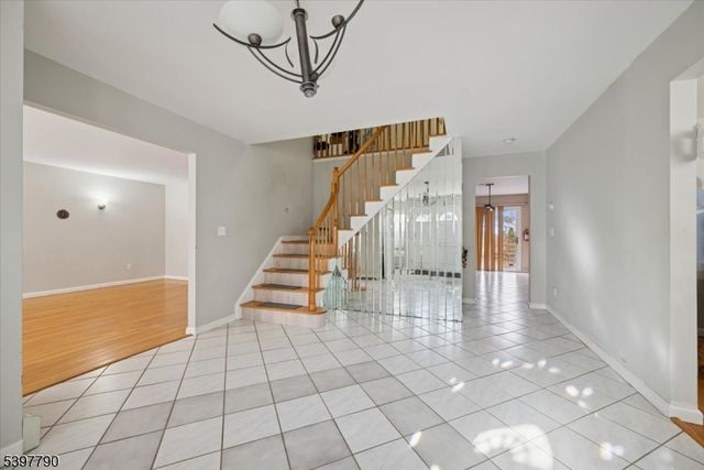 33 Continental Rd, Parsippany-troy Hills Twp., NJ 07950