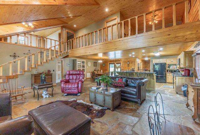 157 Austins Lane, Jessieville, AR 71949