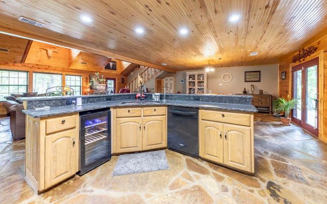 157 Austins Lane, Jessieville, AR 71949