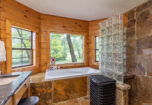 157 Austins Lane, Jessieville, AR 71949