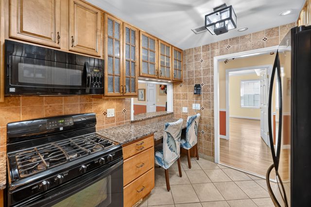 703 Mount Carmel Pl, Nashville, TN 37205