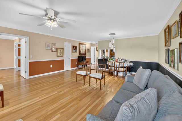 703 Mount Carmel Pl, Nashville, TN 37205