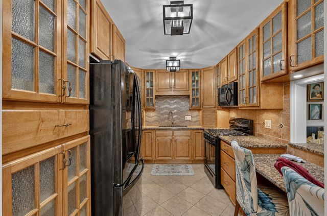 703 Mount Carmel Pl, Nashville, TN 37205