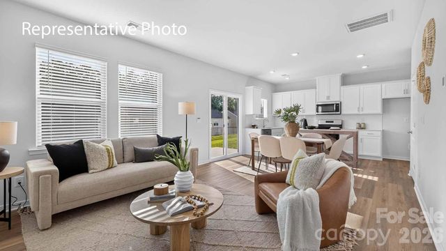2137 10th Street SE, Hickory, NC 28602