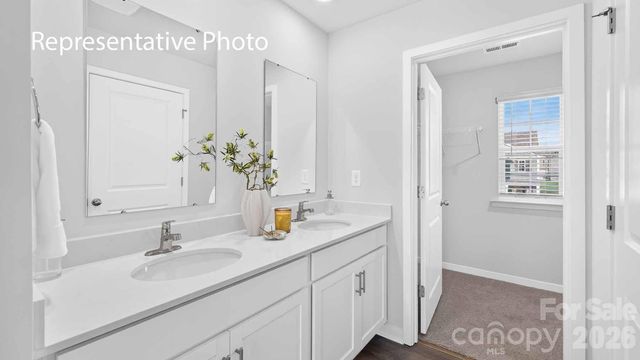 2137 10th Street SE, Hickory, NC 28602