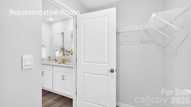 2137 10th Street SE, Hickory, NC 28602