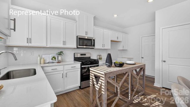 2137 10th Street SE, Hickory, NC 28602