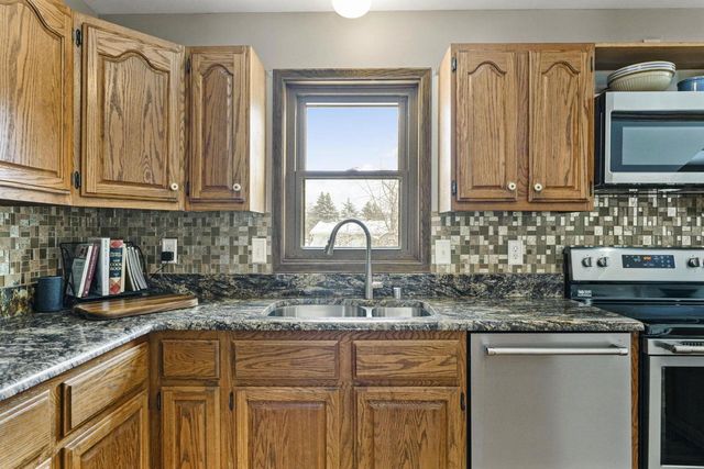 3334 Swinburne Drive, Mcfarland, WI 53558