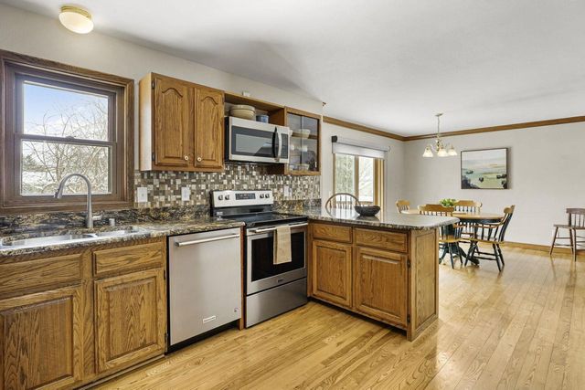 3334 Swinburne Drive, Mcfarland, WI 53558