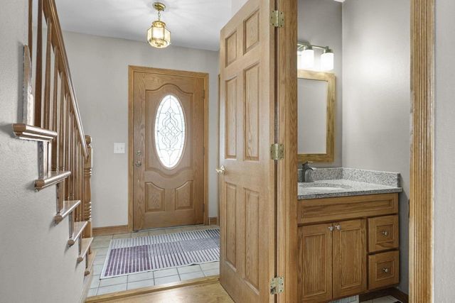 3334 Swinburne Drive, Mcfarland, WI 53558