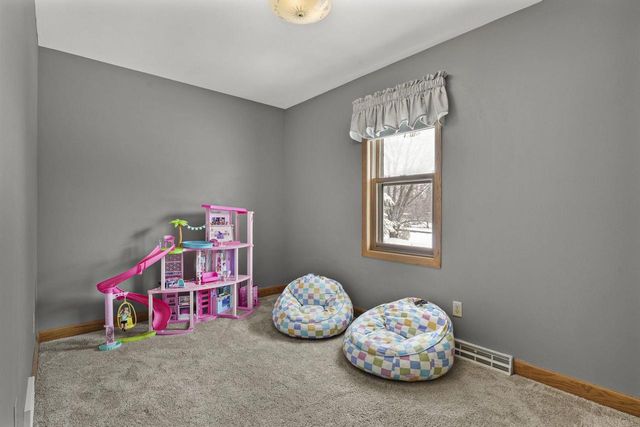 3334 Swinburne Drive, Mcfarland, WI 53558