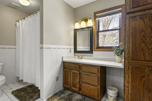 3334 Swinburne Drive, Mcfarland, WI 53558