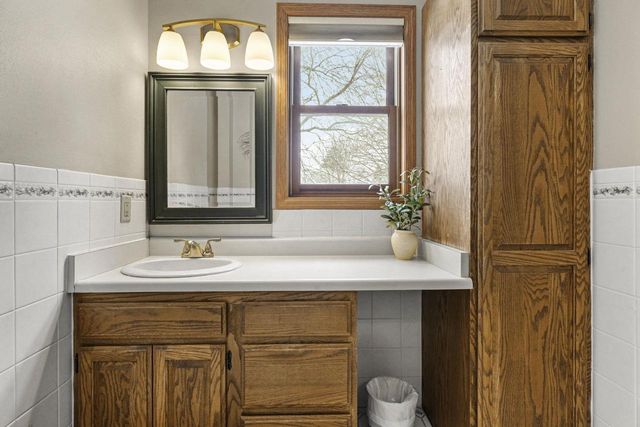 3334 Swinburne Drive, Mcfarland, WI 53558