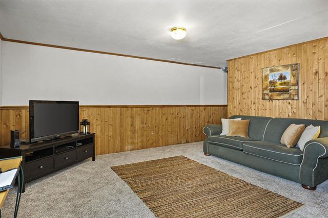 3334 Swinburne Drive, Mcfarland, WI 53558