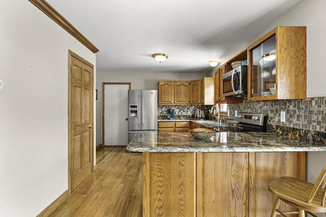 3334 Swinburne Drive, Mcfarland, WI 53558