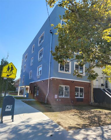 3550 Laconia Avenue, Bronx, NY 10469