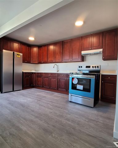 3550 Laconia Avenue, Bronx, NY 10469