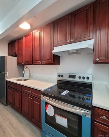 3550 Laconia Avenue, Bronx, NY 10469