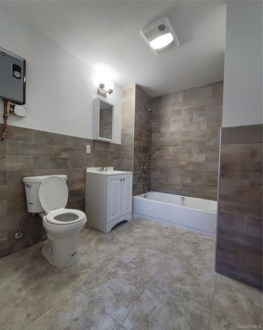 3550 Laconia Avenue, Bronx, NY 10469