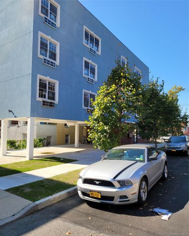 3550 Laconia Avenue, Bronx, NY 10469