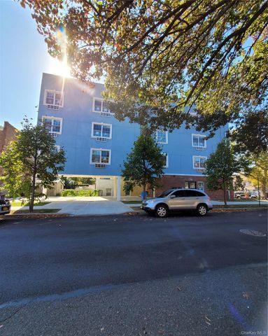 3550 Laconia Avenue, Bronx, NY 10469