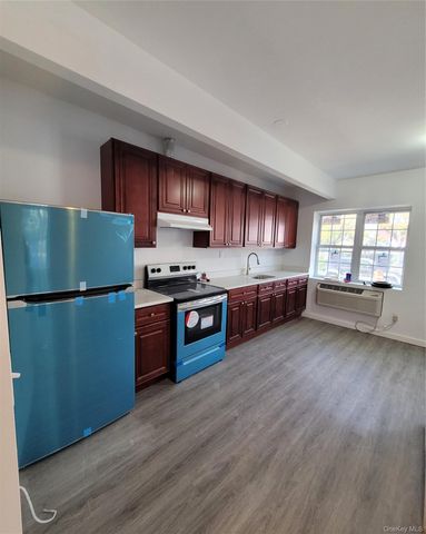 3550 Laconia Avenue, Bronx, NY 10469